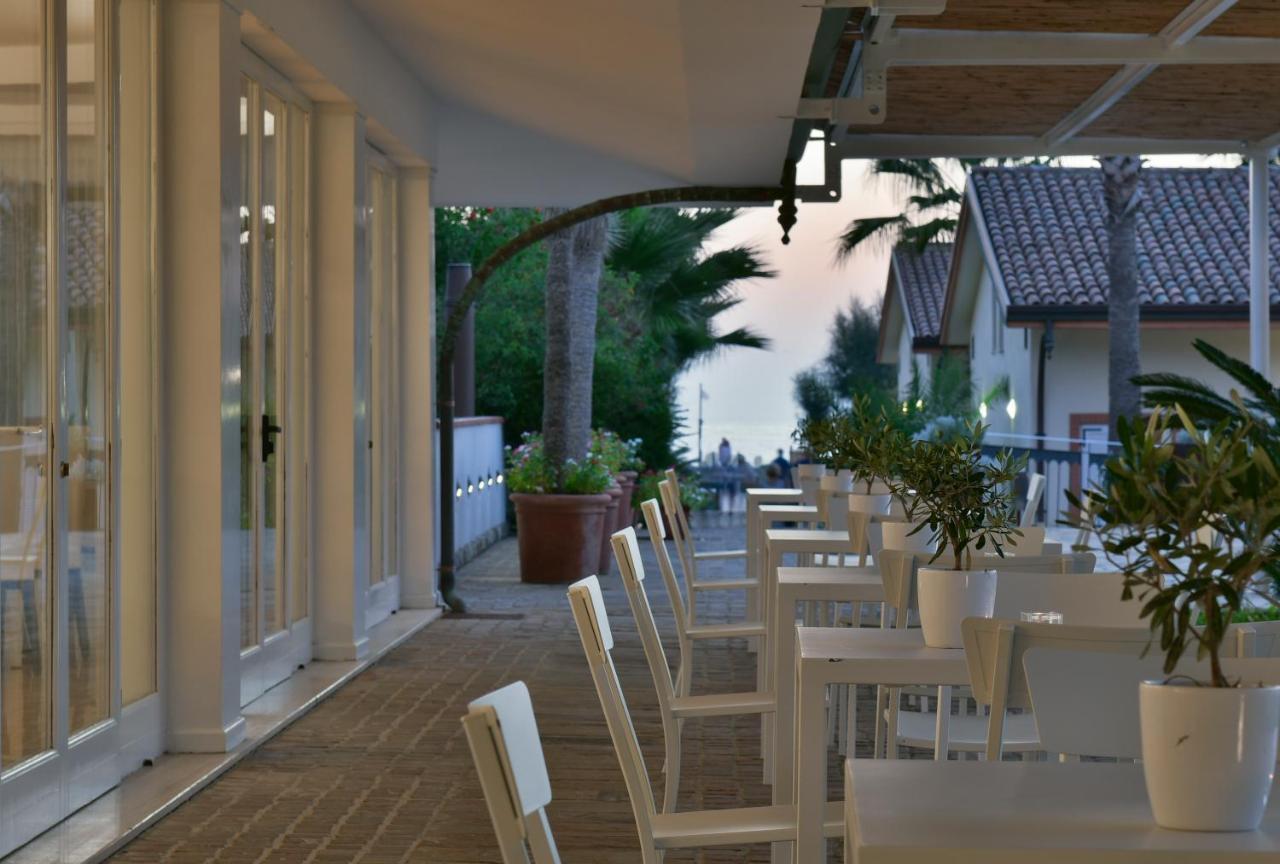 Paestum Inn Beach Resort מראה חיצוני תמונה