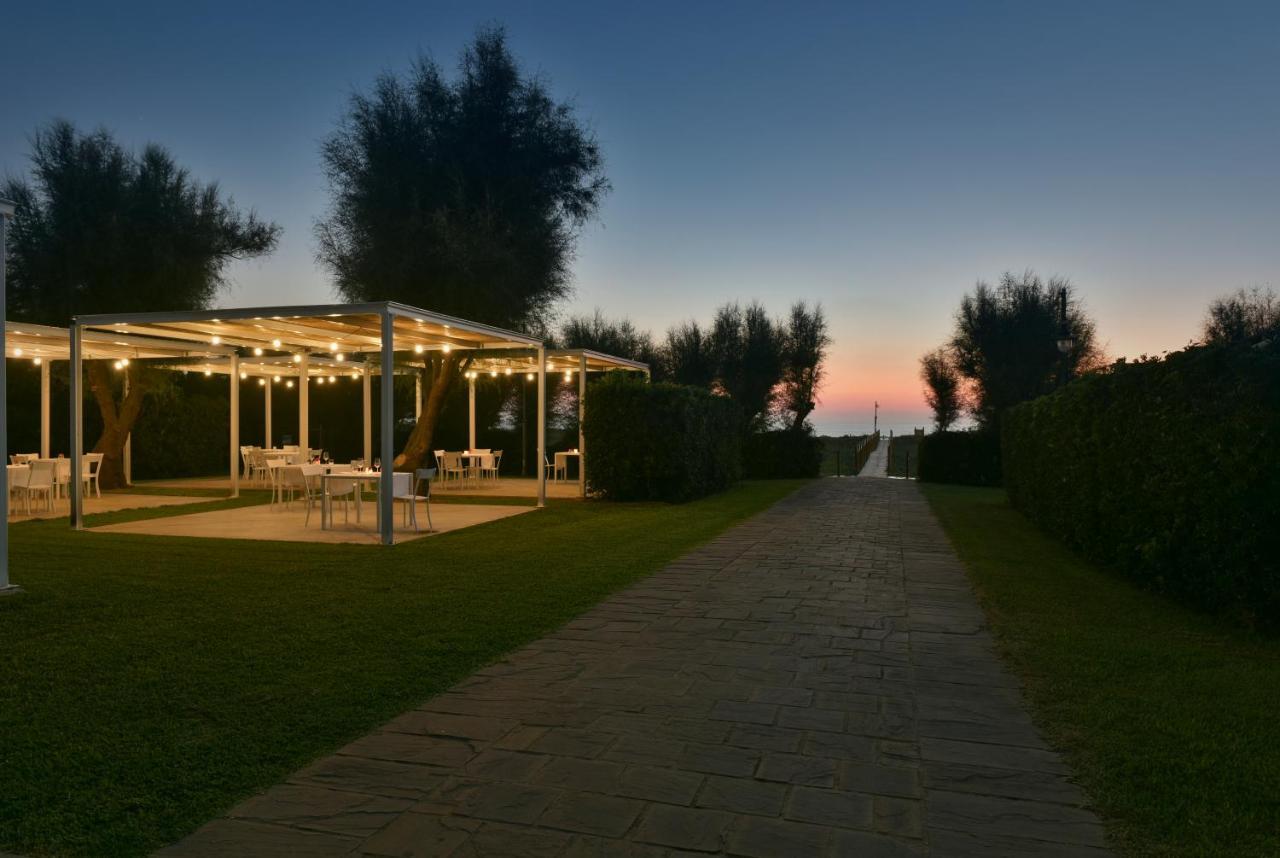 Paestum Inn Beach Resort מראה חיצוני תמונה