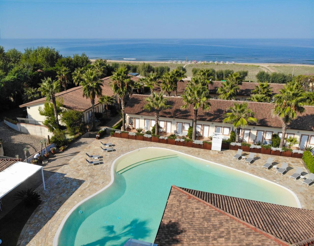 Paestum Inn Beach Resort מראה חיצוני תמונה